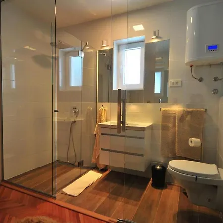 Franka Rab בית הארחה ראב