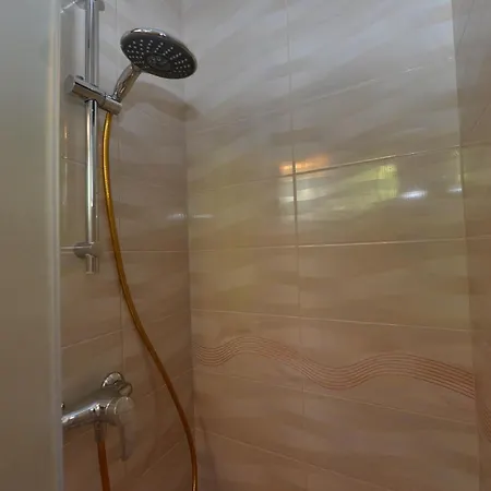 Franka Rab 3* ראב