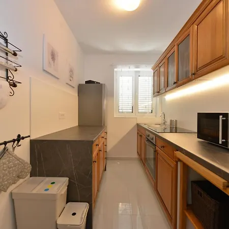 Franka Rab 3* ראב