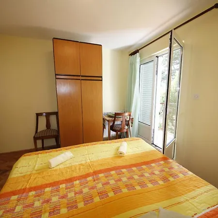 Villa Franka Rab בית הארחה
