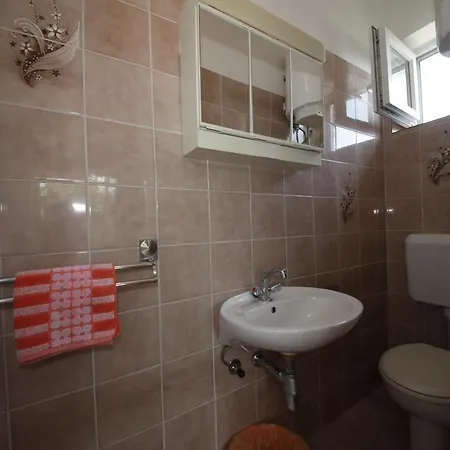 בית הארחה Villa Franka Rab 3*