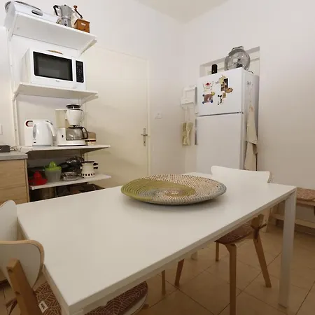 Villa Franka Rab בית הארחה ראב