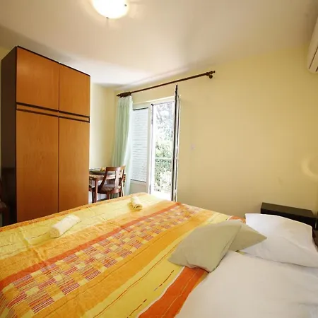 Villa Franka Rab בית הארחה